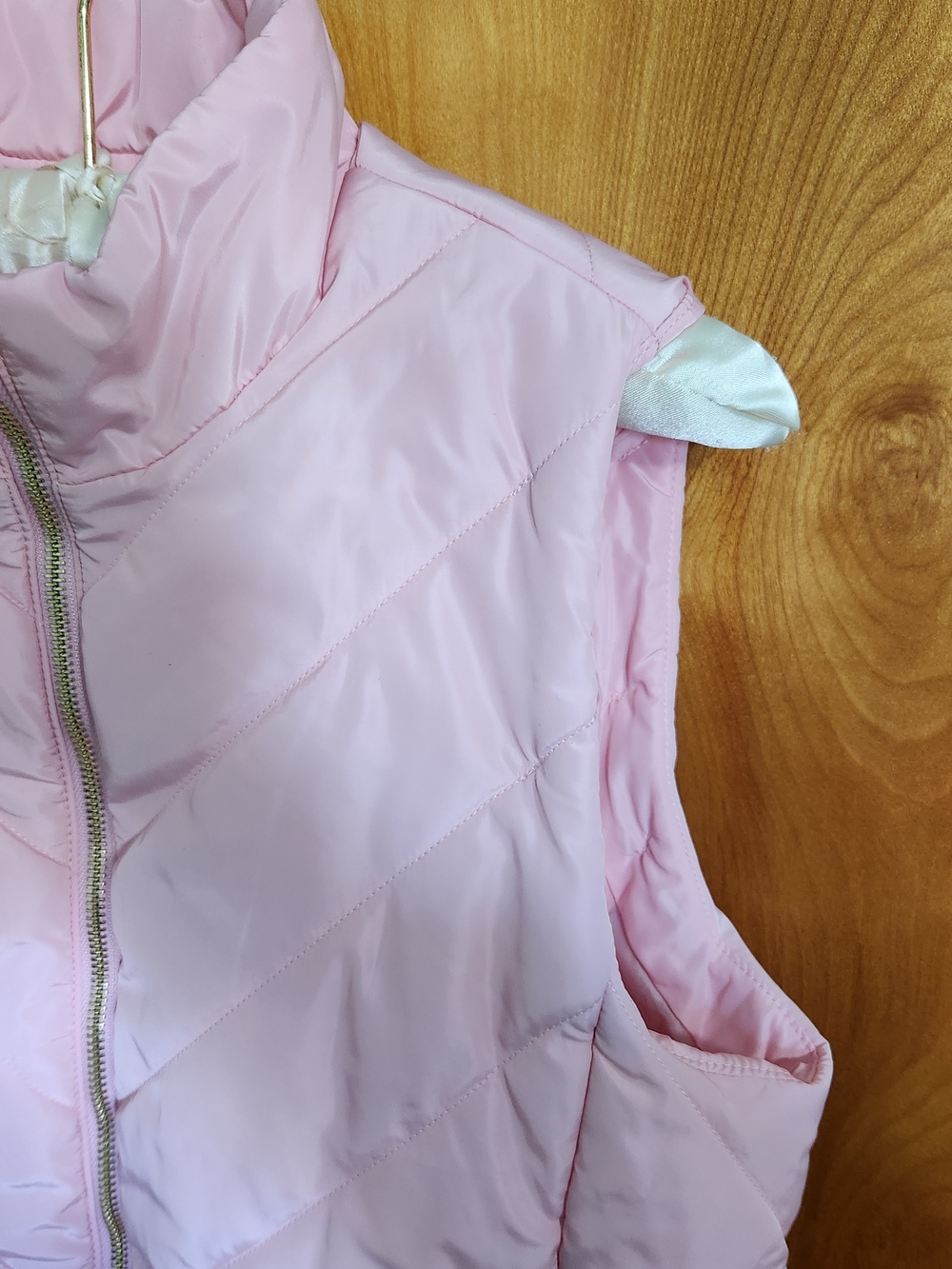 Michael Kors Chevron Quilted Mock Neck Puffer Vest NWOT - Picture 5 of 11